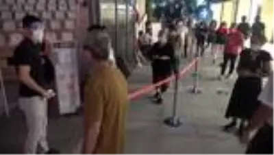Hakan Aysev ile Funda Uyanık'tan büyüleyen konser Hakan Aysev ile Funda Uyanık'tan büyüleyen konser