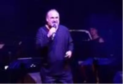 Hakan Aysev ile Funda Uyanık'tan büyüleyen konser Hakan Aysev ile Funda Uyanık'tan büyüleyen konser