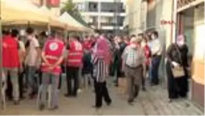 Havai fişek fabrikasında meydana gelen patlamada hayatını kaybeden Halis Yılmaz, son yolculuğuna... Havai fişek fabrikasında meydana gelen patlamada hayatını kaybeden Halis Yılmaz, son yolculuğuna...