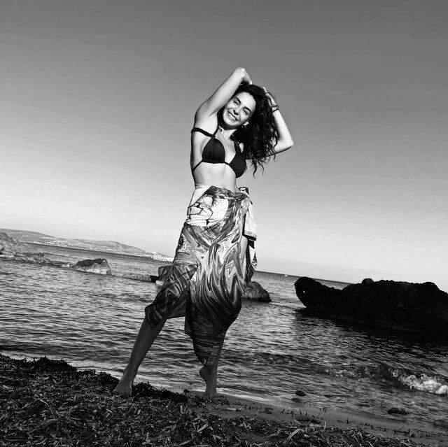 Hercai'nin yıldızı Ebru Şahin, bikinili pozlarıyla nefes kesti Hercai'nin yıldızı Ebru Şahin, bikinili pozlarıyla nefes kesti