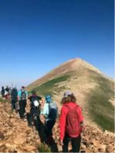 Huzur ortamına dikkat çekmek için dağcılar Sülbüs dağına tırmandı Huzur ortamına dikkat çekmek için dağcılar Sülbüs dağına tırmandı