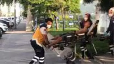Kayseri'de bir şahıs, tartıştığı yabancı uyruklu genci boğazından bıçakladı Kayseri'de bir şahıs, tartıştığı yabancı uyruklu genci boğazından bıçakladı