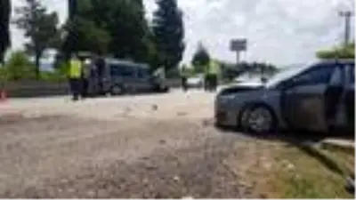 Kocaeli'de 'hatalı sollama' kazası: 1'i bebek, 1'i çocuk 5 yaralı Kocaeli'de 'hatalı sollama' kazası: 1'i bebek, 1'i çocuk 5 yaralı