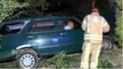 Maltepe'de kaldırımı aşan otomobil evin bahçesine girdi