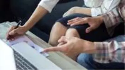 Memurenin kalçasını elleyen müdür tacizden ceza aldı; Yargıtay, 'Babacan tavır' diyerek kararı bozdu Memurenin kalçasını elleyen müdür tacizden ceza aldı; Yargıtay, 'Babacan tavır' diyerek kararı bozdu