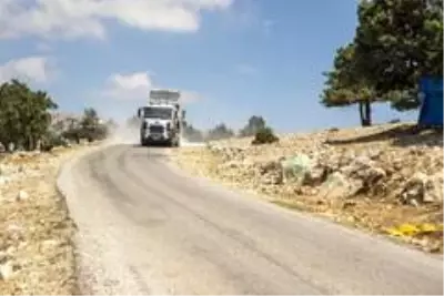 Mut'ta 24.3 kilometrelik asfalt çalışması Mut'ta 24.3 kilometrelik asfalt çalışması