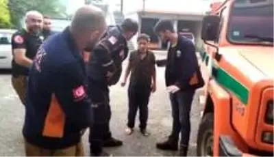 Rize'de kaybolan 11 yaşındaki çocuk 12 kilometre uzaklıkta bulundu Rize'de kaybolan 11 yaşındaki çocuk 12 kilometre uzaklıkta bulundu