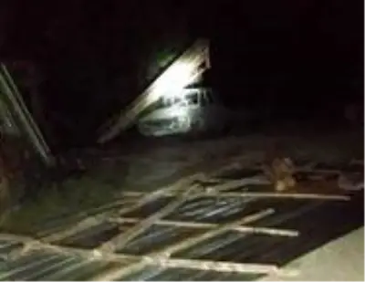 Şiddetli fırtına hasara neden oldu Şiddetli fırtına hasara neden oldu