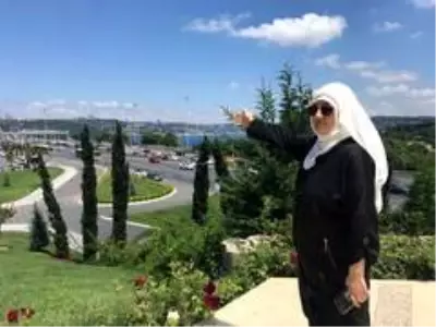 15 Temmuz Gazisi Safiye Bayat 4 yıl sonra aynı yerde o karanlık geceyi anlattı 15 Temmuz Gazisi Safiye Bayat 4 yıl sonra aynı yerde o karanlık geceyi anlattı