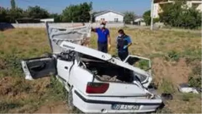 Aksaray'da düğün dönüşü kaza: 1 ölü, 4 yaralı Aksaray'da düğün dönüşü kaza: 1 ölü, 4 yaralı