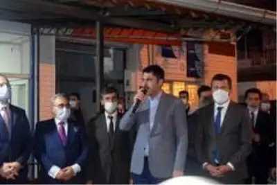 Bakan Kurum, 'Pazarlar'ı yeniden inşa edeceğiz' Bakan Kurum, 'Pazarlar'ı yeniden inşa edeceğiz'