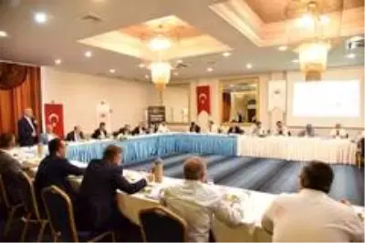 Başkan Ergün, Bakan Pakdemirli'ye Büyükşehir'in yatırımlarını anlattı Başkan Ergün, Bakan Pakdemirli'ye Büyükşehir'in yatırımlarını anlattı