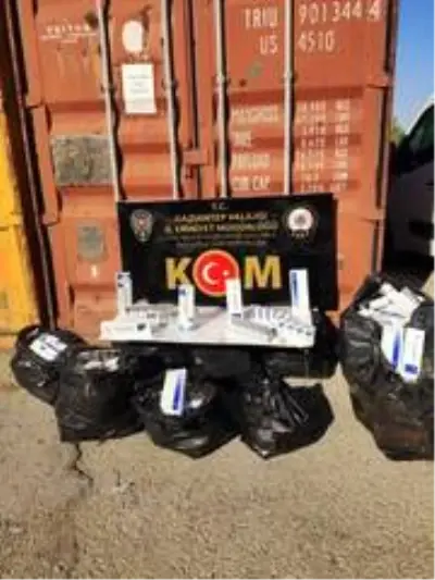 Bir evde 2750 paket kaçak sigara ele geçirildi