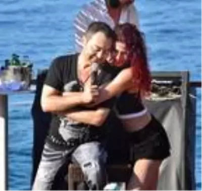 Bodrum'da Serdar Ortaç rüzgarı Bodrum'da Serdar Ortaç rüzgarı