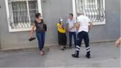 Bursa'da iki ailenin çöp tartışması taşlı sopalı kavgaya döndü Bursa'da iki ailenin çöp tartışması taşlı sopalı kavgaya döndü