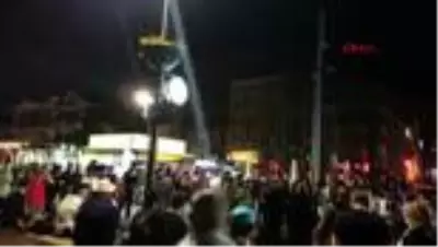 Canlı müzik için sosyal mesafe ve maske kurallarını hiçe saydılar