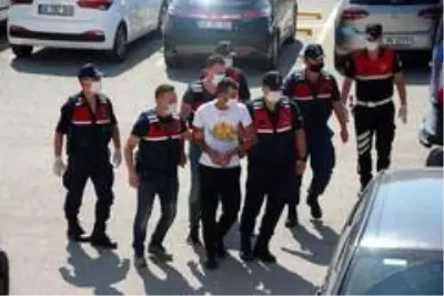 İki kişiyi kafalarından vurarak öldüren zanlı, sorgusunda cinayetleri itiraf etti İki kişiyi kafalarından vurarak öldüren zanlı, sorgusunda cinayetleri itiraf etti