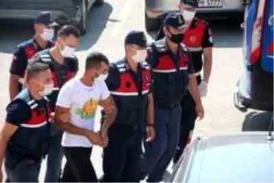 İki kişiyi kafalarından vurarak öldüren zanlı, sorgusunda cinayetleri itiraf etti İki kişiyi kafalarından vurarak öldüren zanlı, sorgusunda cinayetleri itiraf etti
