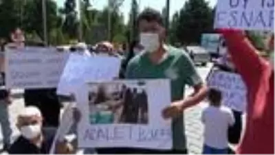 ESENYURT BELEDİYESİ ÖNÜNDE PAZARCI GERİLİMİ ESENYURT BELEDİYESİ ÖNÜNDE PAZARCI GERİLİMİ