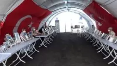 HDP önündeki ailelerin evlat nöbeti 308'inci gününde HDP önündeki ailelerin evlat nöbeti 308'inci gününde