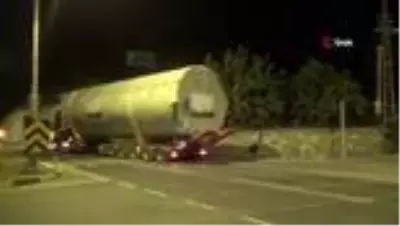 İngiltere'ye ihraç edilen dev çöp yakma kazanı için ekipler seferber oldu İngiltere'ye ihraç edilen dev çöp yakma kazanı için ekipler seferber oldu