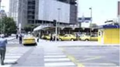 İran'da halk maske zorunluluğundan memnun İran'da halk maske zorunluluğundan memnun