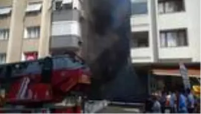 Kadıköy’de bir iş yerinde çıkan yangın hasara neden oldu