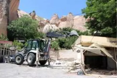 Son dakika güncel: Kapadokya'da 4 kaçak yapı yıkıldı
