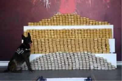 Kocaeli'de panelvan aracın tavanında 375 kilogram eroin ele geçirildi