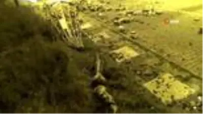 Manisa'da şiddetli fırtına cami minaresini yıktı Manisa'da şiddetli fırtına cami minaresini yıktı