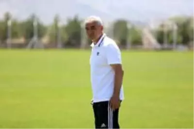 Rıza Çalımbay'dan fikstür tepkisi! Rıza Çalımbay'dan fikstür tepkisi!