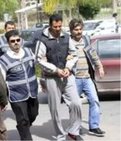 Rus sevgilisini 12 bıçak darbesiyle yaralayan sanığın cezasına 10 yıl daha ilave edildi Rus sevgilisini 12 bıçak darbesiyle yaralayan sanığın cezasına 10 yıl daha ilave edildi