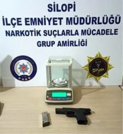 Şırnak'ta kaçakçılık operasyonu: 47 gözaltı Şırnak'ta kaçakçılık operasyonu: 47 gözaltı