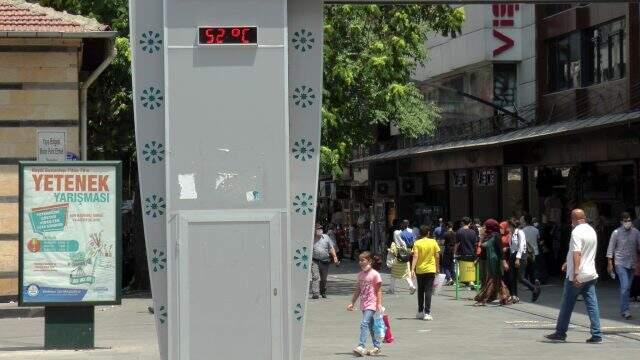 Son 3 günde koronavirüs vakalarının en çok arttığı iller arasında olan kentte termometreler 52 dereceyi gösterdi Son 3 günde koronavirüs vakalarının en çok arttığı iller arasında olan kentte termometreler 52 dereceyi gösterdi