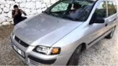 Turgut Şelalesi’nin mesire alanına dışarıdan yiyecek getiren yerli turistlerin aracını haritaya çevirdiler