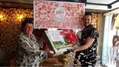 Uşak'ta lahmacun yeme yarışması düzenlendi Uşak'ta lahmacun yeme yarışması düzenlendi