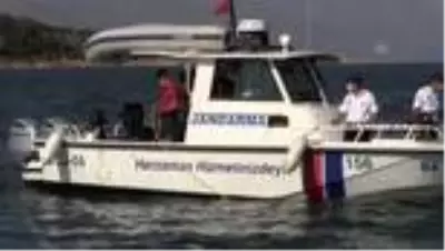 Van Gölü'nde kaybolan tekneyi arama çalışmaları devam ediyor Van Gölü'nde kaybolan tekneyi arama çalışmaları devam ediyor