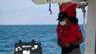 Van Gölü'ndeki batık göçmen teknesi ROW cihazıyla aranıyor Van Gölü'ndeki batık göçmen teknesi ROW cihazıyla aranıyor
