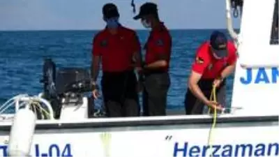 Van Gölü'ndeki batık göçmen teknesi ROW cihazıyla aranıyor Van Gölü'ndeki batık göçmen teknesi ROW cihazıyla aranıyor