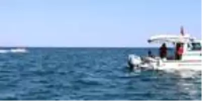 Van Gölü'ndeki tekne faciasında ölü sayısı 11'e çıktı Van Gölü'ndeki tekne faciasında ölü sayısı 11'e çıktı