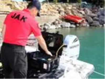 Van Gölü'ndeki tekne faciasında ölü sayısı 11'e çıktı Van Gölü'ndeki tekne faciasında ölü sayısı 11'e çıktı