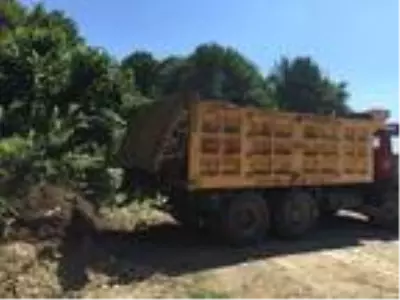 Yol kenarına hafriyat döktüren firmaya ceza Yol kenarına hafriyat döktüren firmaya ceza