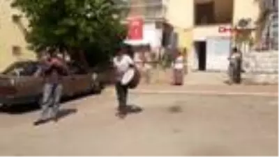 Askerden dönen genç ile annesinin özlemi koronavirüs dinlemedi
