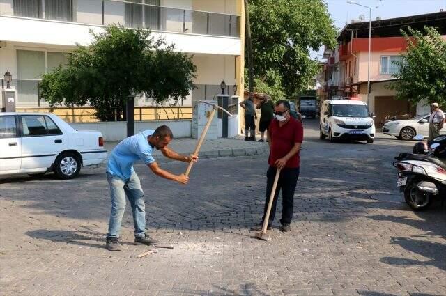 Aydın'da bir vatandaş tapulu arazisinden geçen bulvarı ulaşıma kapattı Aydın'da bir vatandaş tapulu arazisinden geçen bulvarı ulaşıma kapattı