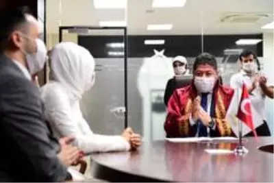 Aynı anda evlenen kardeşler, birbirlerinin şahidi oldu Aynı anda evlenen kardeşler, birbirlerinin şahidi oldu