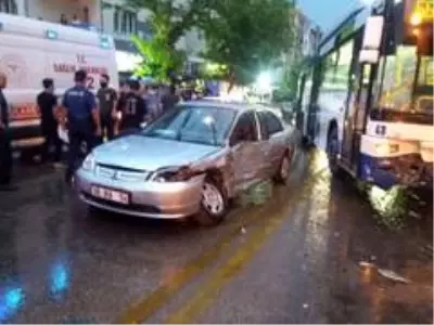 Baskent Te Ego Otobusu Otomobile Carpti 2 Yarali Ankara