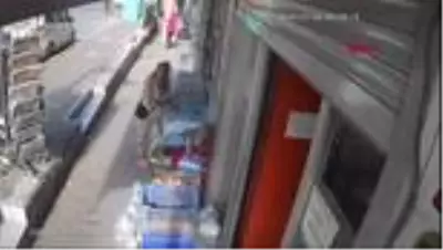 BEYOĞLU'NDA SEVGİLİSİNİ SİLAHLA YARALAYAN SALDIRGAN TUTUKLANDI BEYOĞLU'NDA SEVGİLİSİNİ SİLAHLA YARALAYAN SALDIRGAN TUTUKLANDI