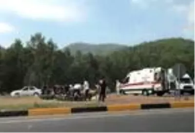 Muğla'da iki otomobil kafa kafaya çarpıştı: 2 kişi hayatını kaybetti, 1 kişi yaralandı