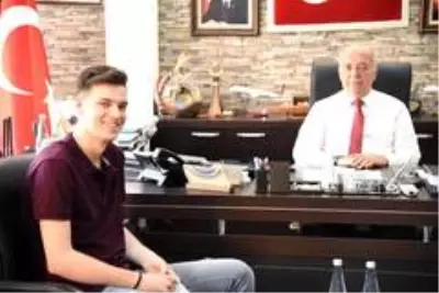 Dursunbeyli genç finalist freezone müzik yarışmasında destek bekliyor Dursunbeyli genç finalist freezone müzik yarışmasında destek bekliyor