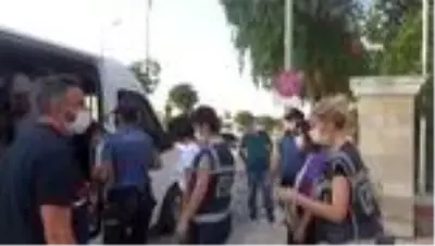 Eskort operasyonunda gözaltına alınan 12 zanlıdan 6'sı tutuklandı Eskort operasyonunda gözaltına alınan 12 zanlıdan 6'sı tutuklandı